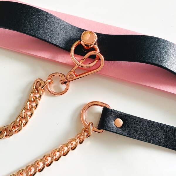 Kinky Diva - Collar & Leash - Choker met Riem - BDSM - PU Leer - Roze - Rosé Goud - Afbeelding 4