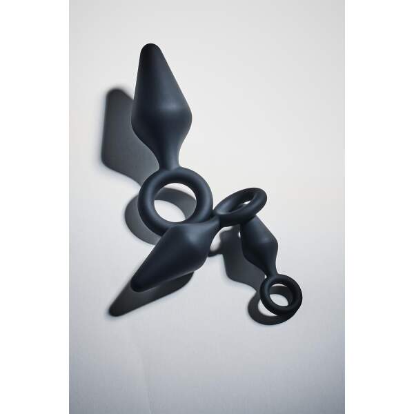 Dreamtoys - Fant*ASS*tic - Anal Training Kit - 3 Butt Plugs - Ring - Siliconen - Zwart - Afbeelding 3