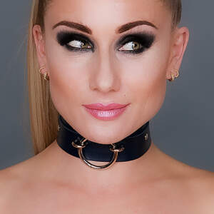 Kinky Diva - O-Ring Collar - Choker - BDSM - PU Leer - Zwart - Goud