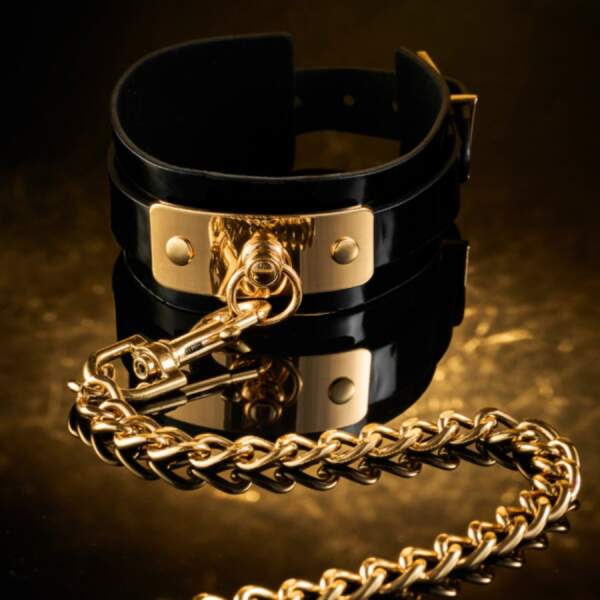 Kinky Diva - Vegas Sinners - Zwarte Lak Collar met O-ring en Gouden Leash - Afbeelding 2