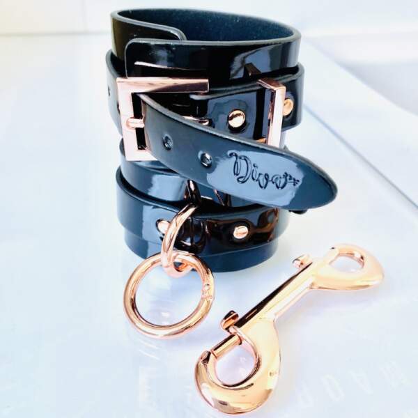 Kinky Diva - Enkelboeien - BDSM - Lak - Zwart - Rosé Goud - Afbeelding 2