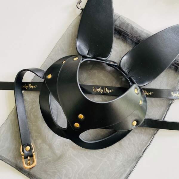 Kinky Diva - Bunny Mask - BDSM - PU-leer - Verstelbaar - Zwart - Goud - Afbeelding 4
